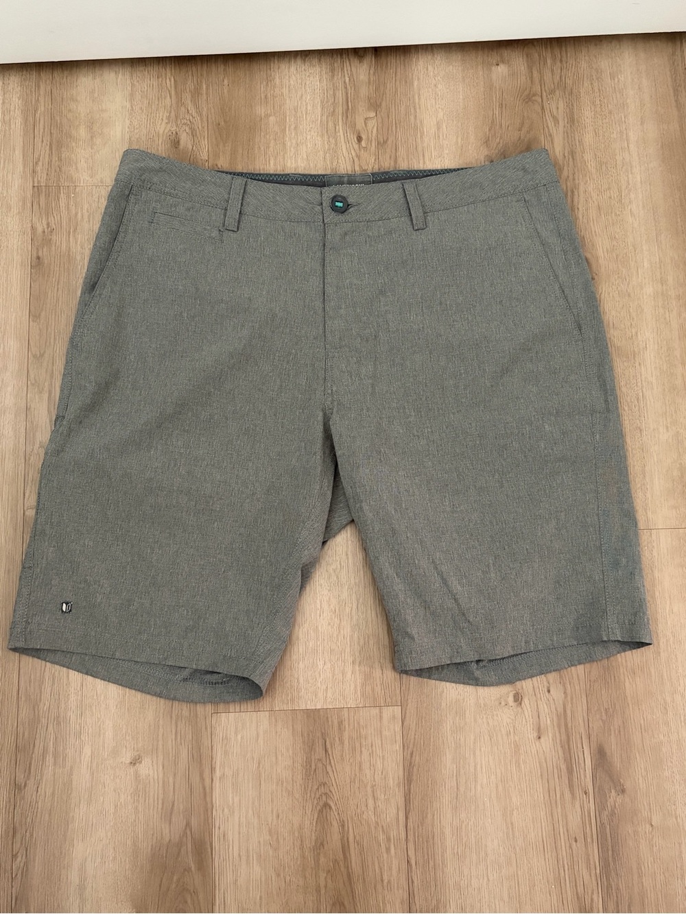 Linksoul Men's Gray Flat-Front Performance Shorts